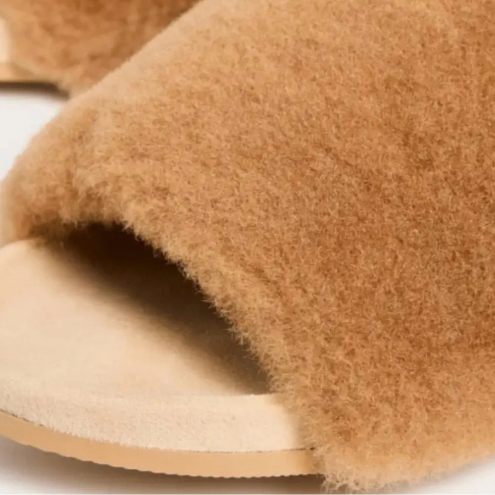 NEW!! Jenni Kayne shearling slide sandal - Picture 3 of 6